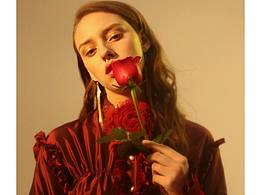 設(shè)計(jì)師服裝拍攝畢設(shè)