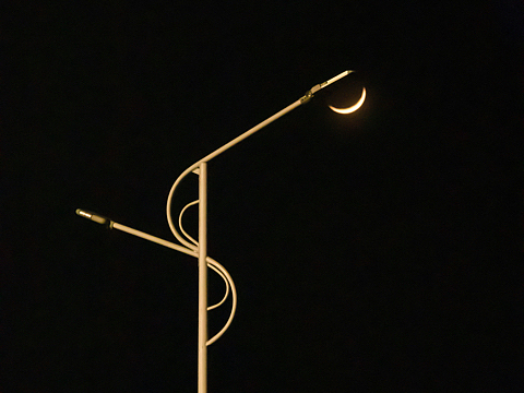 路灯-月亮