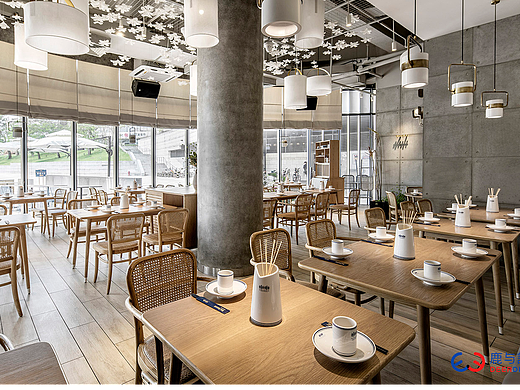 餐饮店装修设计过程中,灯具怎么搭配才好?鹿与设计