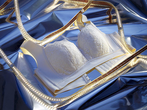 內(nèi)衣拍攝｜非常規(guī)思路（個(gè)人主頁(yè)-ZNjE1NDY4ODg=） - 產(chǎn)品攝影 - 站酷設(shè)計(jì)師尋類(lèi)格子原創(chuàng)素材 - 站酷ZCOOL