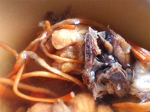 虫草花土鸡汤