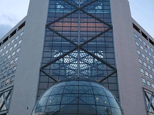 长安街旁！！！