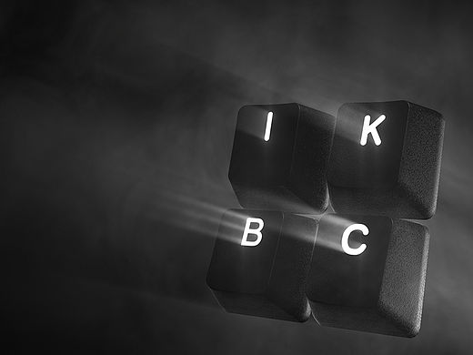 iKBC 透光 PBT 键帽 产品宣传图（个人主页-ZMTU4NTE3NDQ=） - 电子产品 - 站酷设计师炎之猎人原创素材 - 站酷ZCOOL