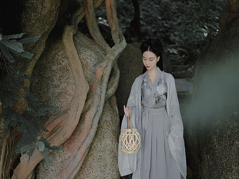 明夕何夕，君已陌路