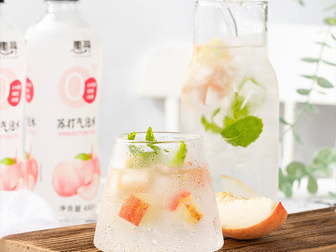 美食摄影｜#京东惠寻# 苏打气泡水 🍑
