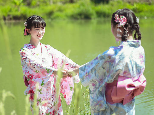 《夏野》（少女、双子写真）