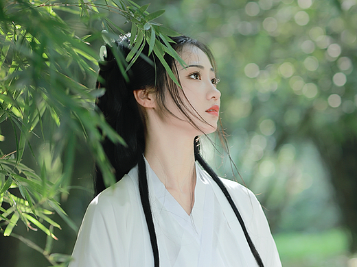 叶下斜阳照水，卷轻浪 沉沉千里 