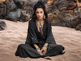 《寫實(shí)人像》