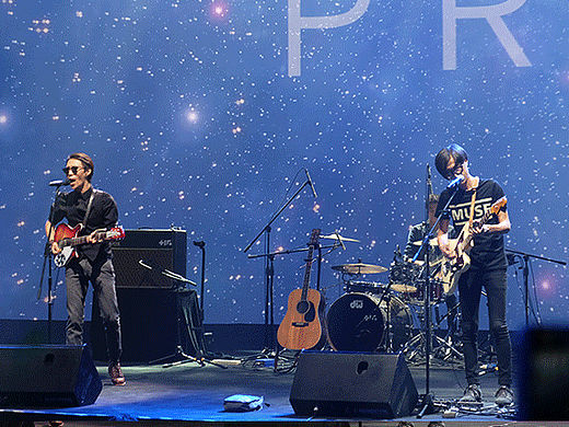 魅族pro5发布会动图集合,汪峰、逃跑计划和热情的魅友们!