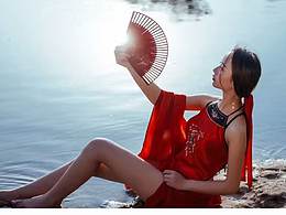 红尘浅遇，散去流年花开