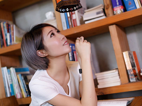 當(dāng)褪色的淺調(diào)寂語，等來了遺忘的海角天光…………（個(gè)人主頁(yè)-ZMTY3NTE1NDQ=） - 人像攝影 - 站酷設(shè)計(jì)師Zero2006原創(chuàng)素材 - 站酷ZCOOL