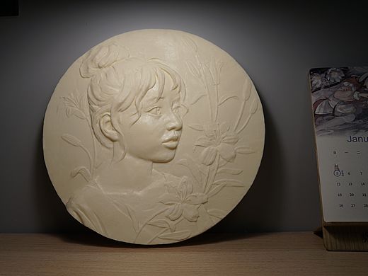 浮雕《百合花开》