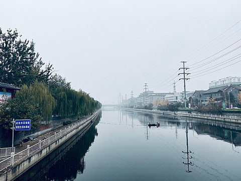 冷秋的河