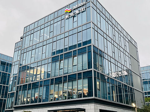 招聘资深优秀平面设计师！！！