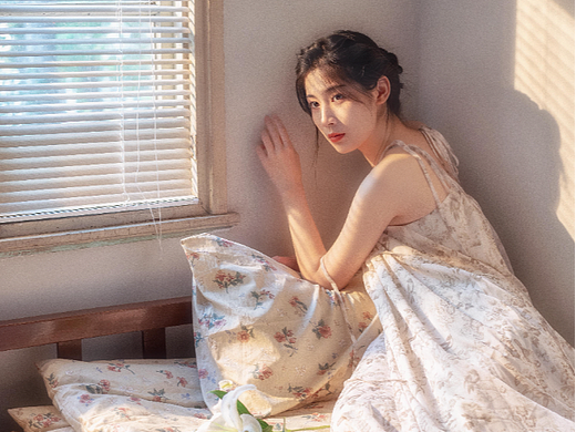 慵懶的假日房間（個(gè)人主頁-ZNjE4MzM5MDg=） - 人像攝影 - 站酷設(shè)計(jì)師糊涂仙人LEO原創(chuàng)素材 - 站酷ZCOOL