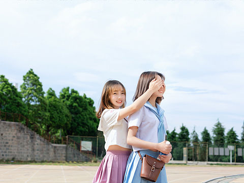 大理大学闺蜜毕业照