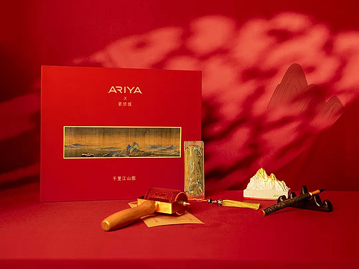 ARIYA | 紫禁城 “观·闻·写·玩”联名礼盒  国潮紫禁城
