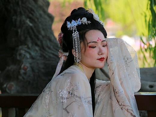 云想衣裳花想容，春风拂槛露华浓（个人主页-ZNTkxMjY5NDQ=） - 人像摄影 - 站酷设计师三五三十伍原创素材 - 站酷ZCOOL