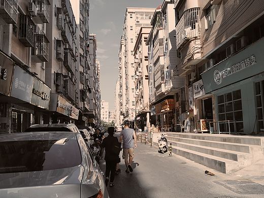 阳光为你褪去了一层暴晒的外衣,而你却无动于衷