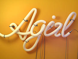 c4d-灯管字