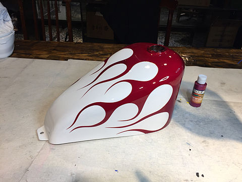 纯手工彩绘涂装了一个摩托车油箱（个人主页-ZMjcxNDU4ODQ=） - 手办/模玩 - 站酷设计师和尚画画8585原创素材 - 站酷ZCOOL