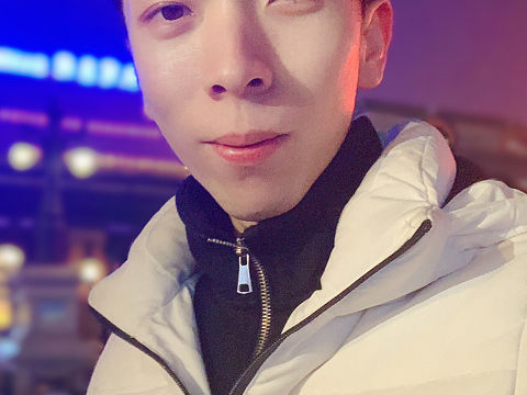 90后郭维超照片