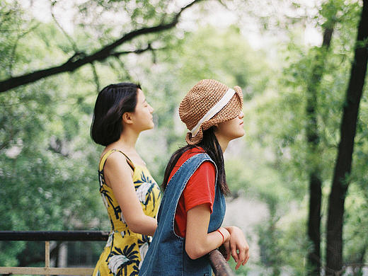 五月初夏的风一点也没法让人安稳