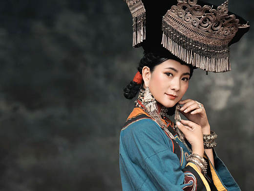 彝族婚纱