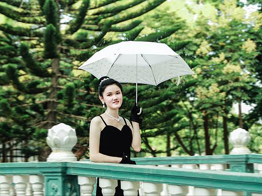 赫本黑裙写真