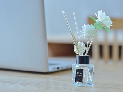 香薰拍攝（個(gè)人主頁(yè)-ZMzE4OTU2Njg=） - 產(chǎn)品攝影 - 站酷設(shè)計(jì)師冰丸子1234原創(chuàng)素材 - 站酷ZCOOL