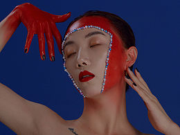 以面具为灵感，把原本想隐藏的展现出来