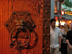 耐人尋味鑼鼓巷（個(gè)人主頁(yè)-ZMTQ4OTY=） - 風(fēng)光攝影 - 站酷設(shè)計(jì)師紫色透明原創(chuàng)素材 - 站酷ZCOOL