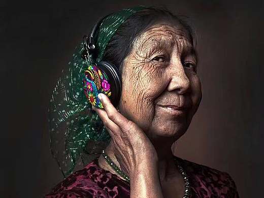 收入英国博物馆的巫&哈密刺绣 巫耳机 耳机 头戴式耳机