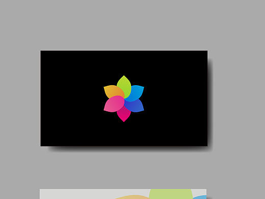 以六色花LOGO制作的名片