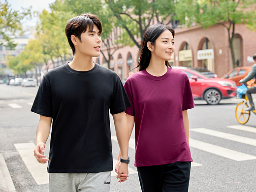 T恤/卫裤/运动裤/短袖/外景/男女合拍