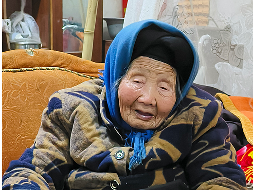 我的外婆--手机偷拍