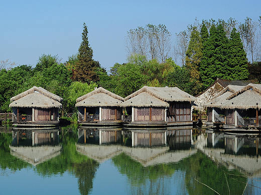 白莲寺宝塔池塘草堂农家