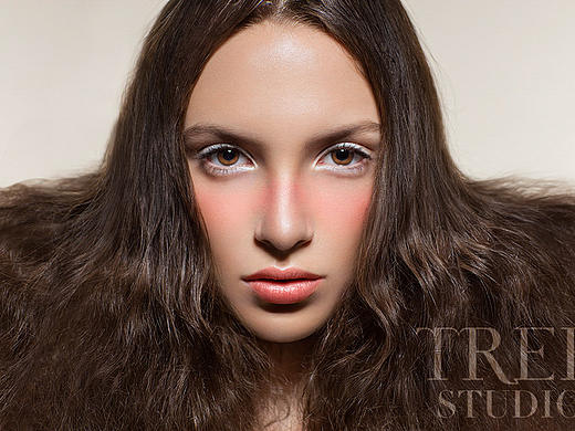 摄影师杨子坤作品——创作大片-未来少女——大树时尚