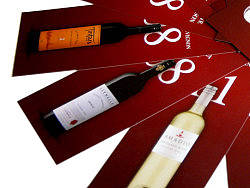 比如设计公司-麦隆酒业产品宣传册