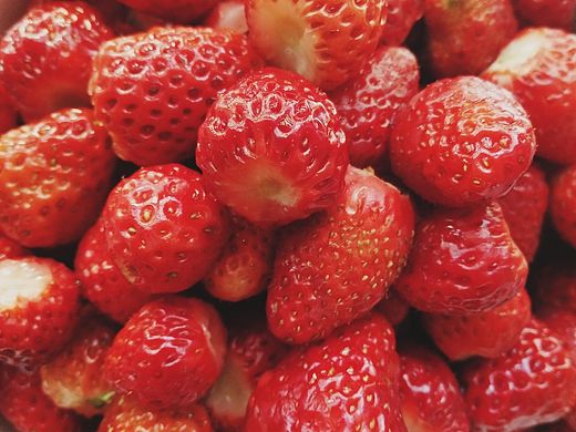 草莓🍓（个人主页-ZMzMwODMyNTY=） - 产品摄影 - 站酷设计师酒精任务原创素材 - 站酷ZCOOL