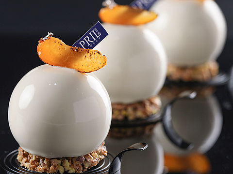 做雕塑闲暇之余，做甜杏慕斯犒劳下自己（个人主页-ZMjM3NjczMzI=） - 其他摄影 - 站酷设计师糖王周毅原创素材 - 站酷ZCOOL