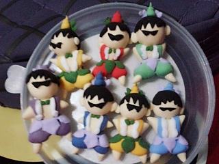 一根藤上七朵花，风吹雨打都不怕