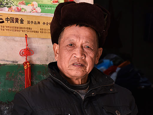 眼神中透露出的孤独