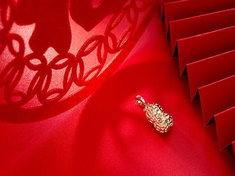 《新年礼物》（个人主页-ZNjA0NDMxMTY=） - 产品摄影 - 站酷设计师摄影师弗兰克原创素材 - 站酷ZCOOL