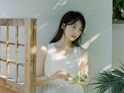 青梅瓷子