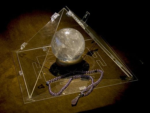 折叠式金字塔 / 神秘的能量