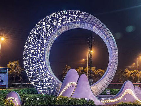 推荐一款广场发光不锈钢月亮雕塑