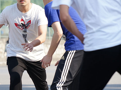 打篮球的舍友第二弹。（个人主页-ZMjQ2MDI4MDA=） - 人文/纪实摄影 - 站酷设计师he冬冬原创素材 - 站酷ZCOOL