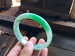 翡翠手镯