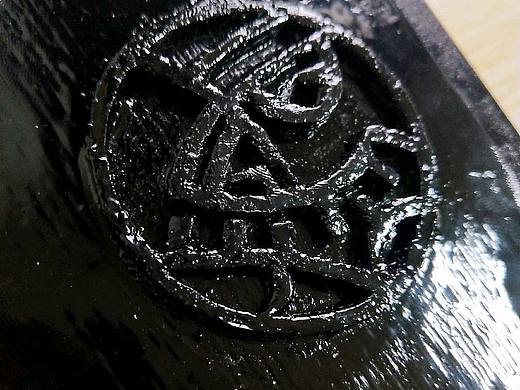 《窥》